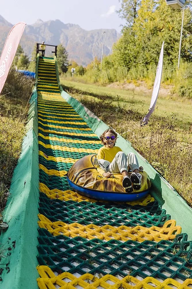 Літній тюбінг у Поляні